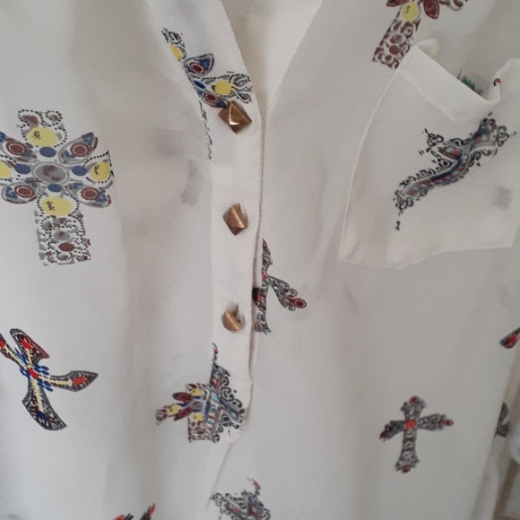 Shirt - Picture 2 of 6